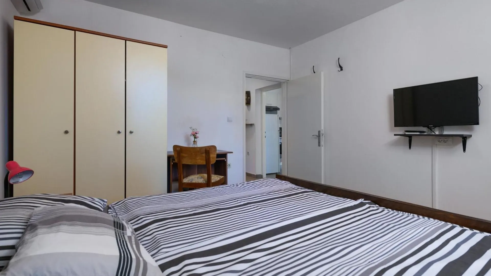 Wunderschoenes Ferienhaus In Pomer Mit Garten Pula Holiday home