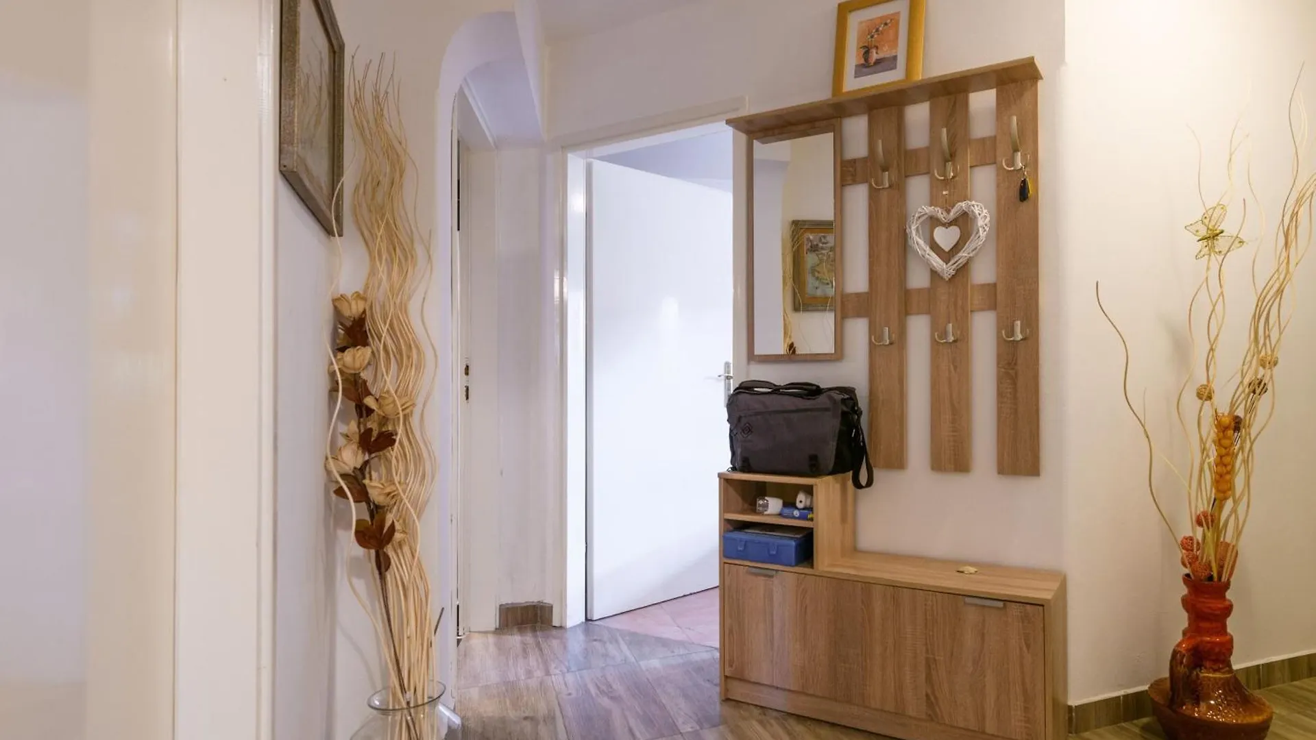 Wunderschoenes Ferienhaus In Pomer Mit Garten Pula