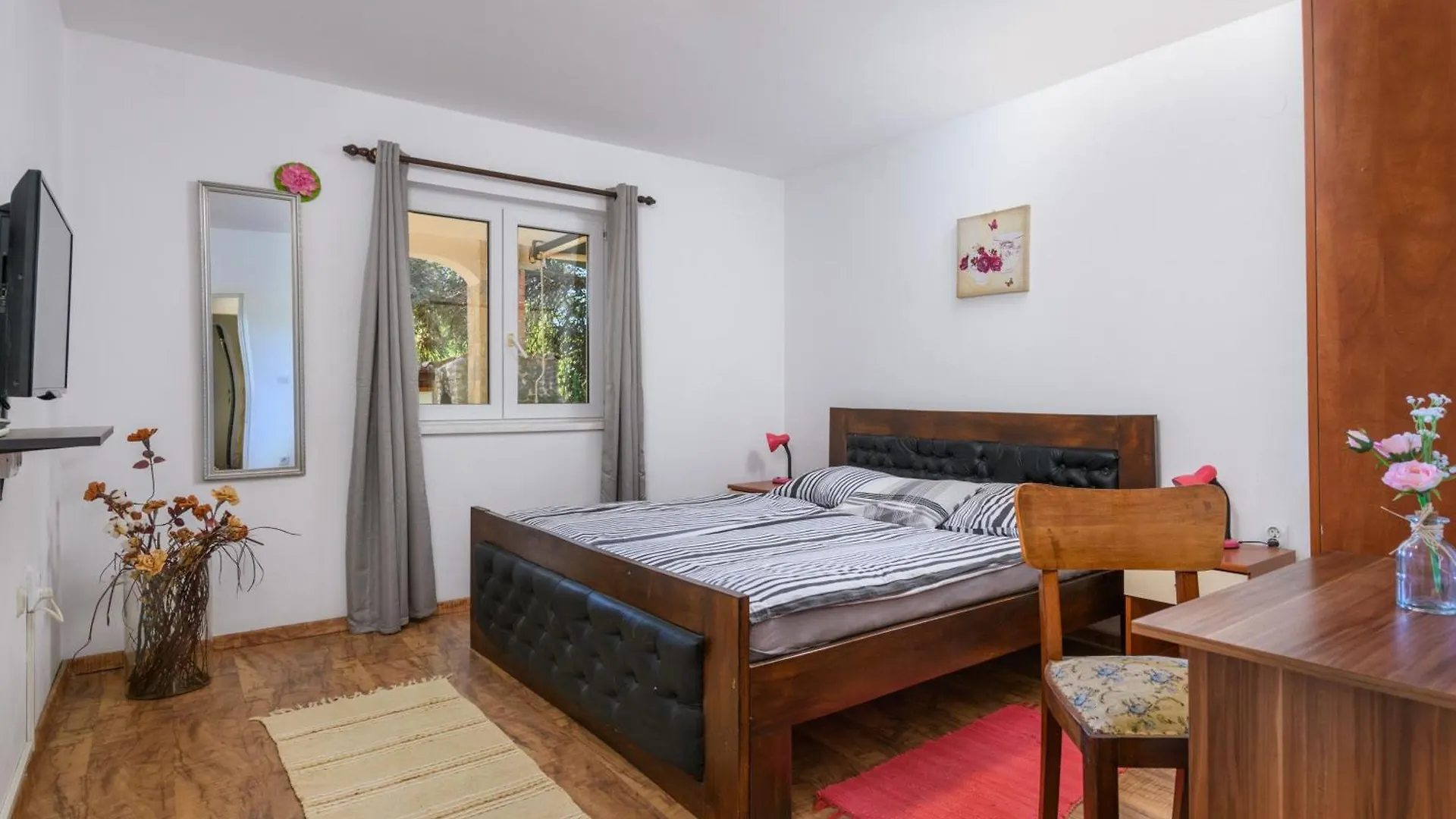 Wunderschoenes Ferienhaus In Pomer Mit Garten Pula Croatia